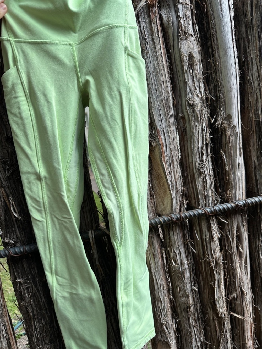 Lululemon Align High Rise Yoga Pant with Pockets 25" in Apple Green, Size 0